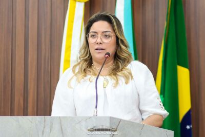 Imagem da notícia Vereadora Alline Tontini solicita informações do andamento das obras do CEI Esplanada